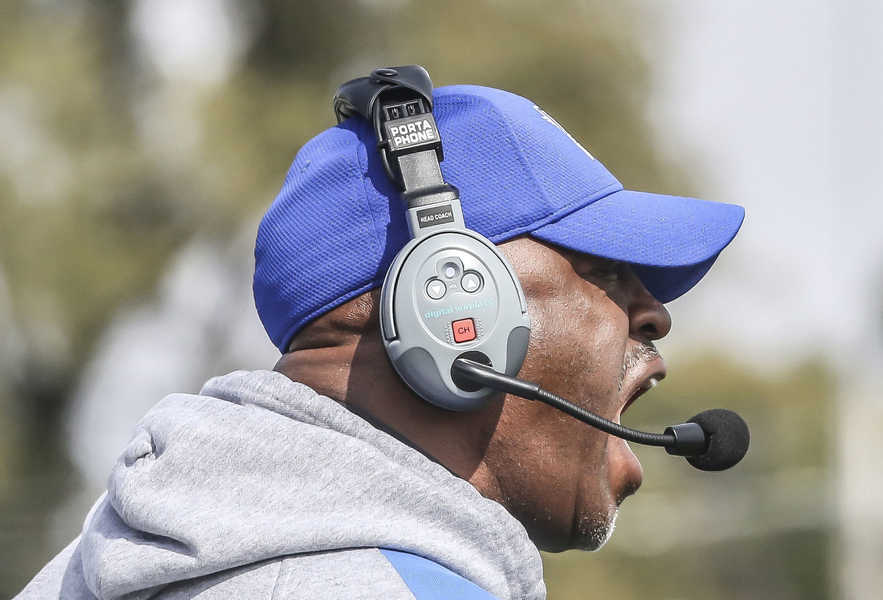 Eisenhower vs MacArthur Football 6 10.12.18.JPG